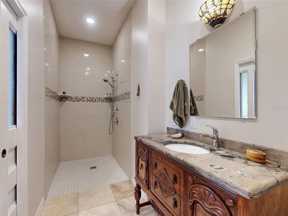 Active With Contract: $899,000 (4 beds, 4 baths, 2360 Square Feet)