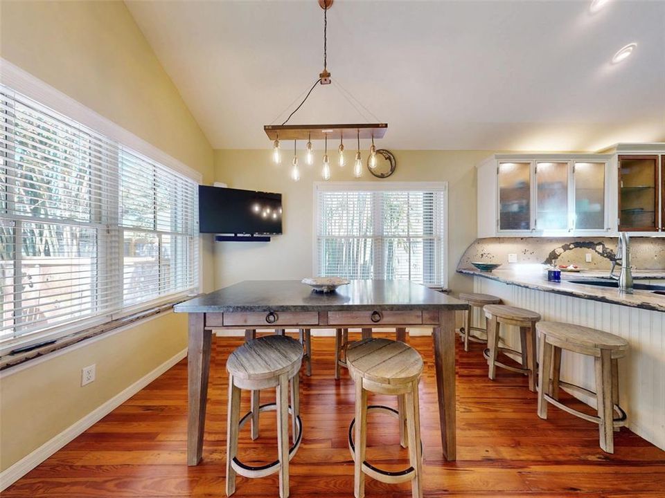Active With Contract: $899,000 (4 beds, 4 baths, 2360 Square Feet)