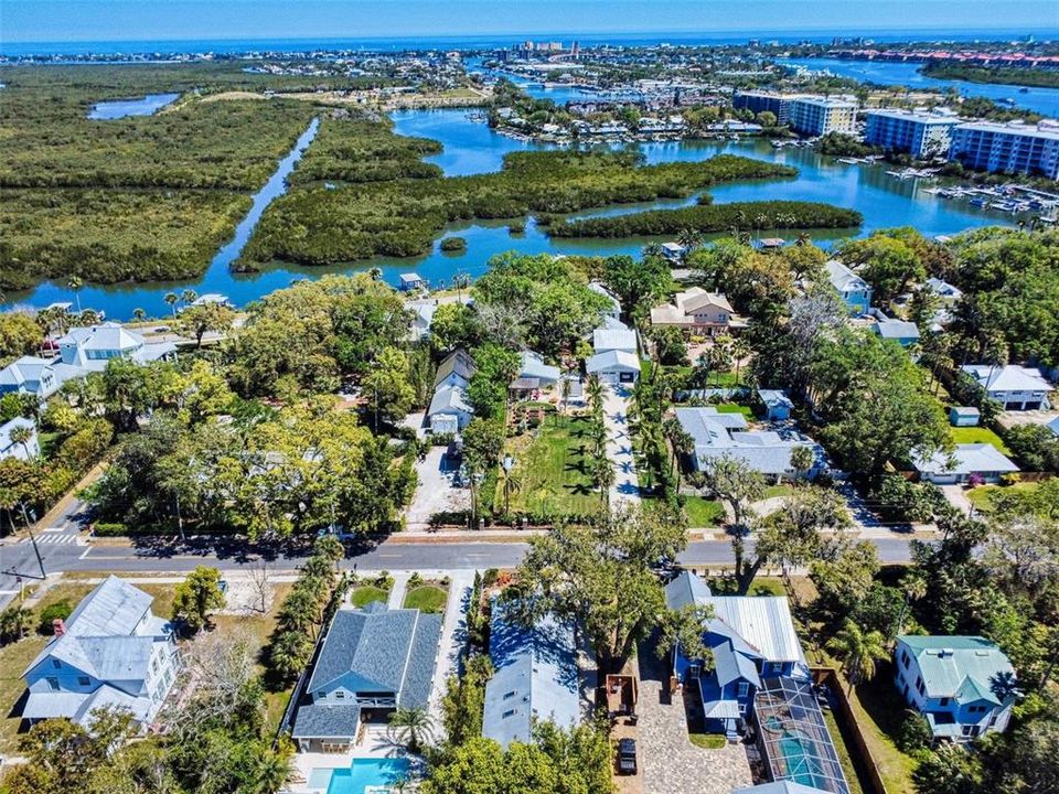 Active With Contract: $899,000 (4 beds, 4 baths, 2360 Square Feet)