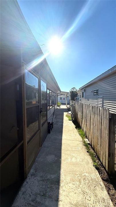 For Sale: $145,000 (1 beds, 1 baths, 409 Square Feet)