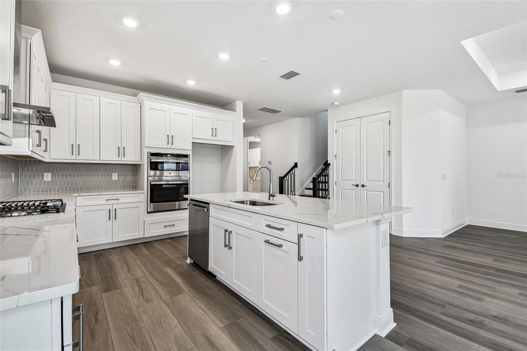 Active With Contract: $739,999 (4 beds, 4 baths, 2945 Square Feet)