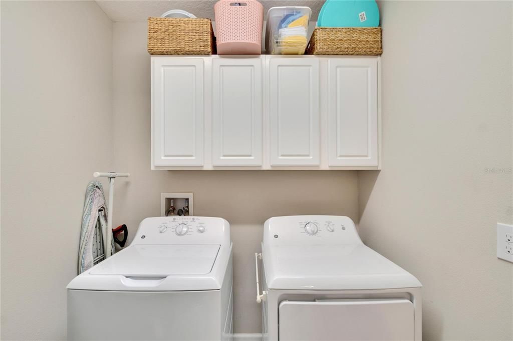 For Sale: $300,000 (2 beds, 2 baths, 1416 Square Feet)