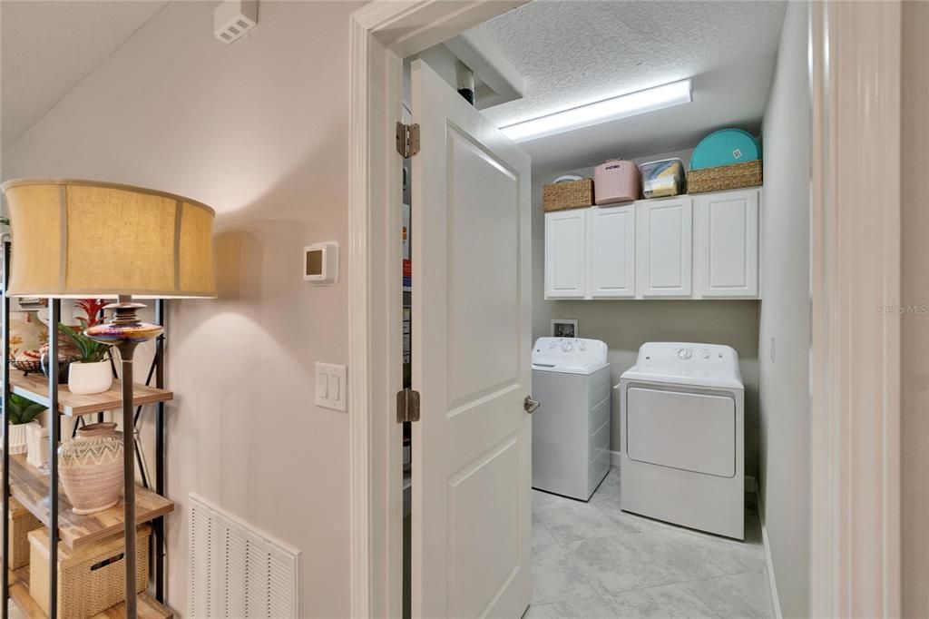 For Sale: $300,000 (2 beds, 2 baths, 1416 Square Feet)