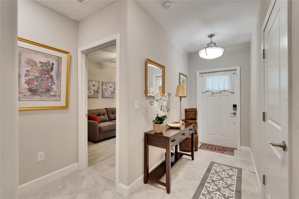 For Sale: $300,000 (2 beds, 2 baths, 1416 Square Feet)