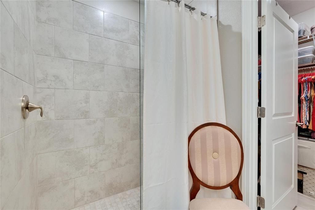 For Sale: $300,000 (2 beds, 2 baths, 1416 Square Feet)