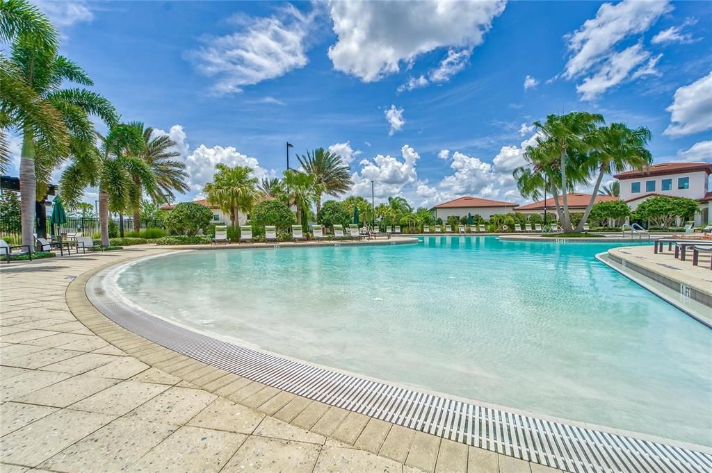 For Sale: $300,000 (2 beds, 2 baths, 1416 Square Feet)