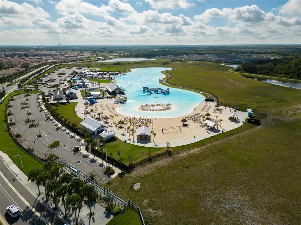 For Sale: $300,000 (2 beds, 2 baths, 1416 Square Feet)