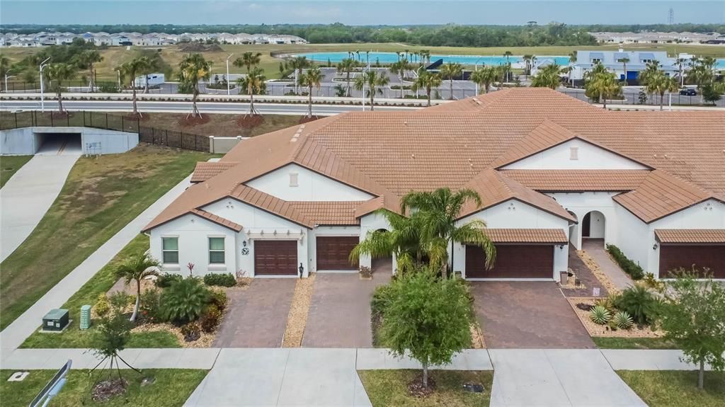 For Sale: $300,000 (2 beds, 2 baths, 1416 Square Feet)