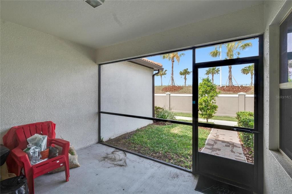 For Sale: $300,000 (2 beds, 2 baths, 1416 Square Feet)