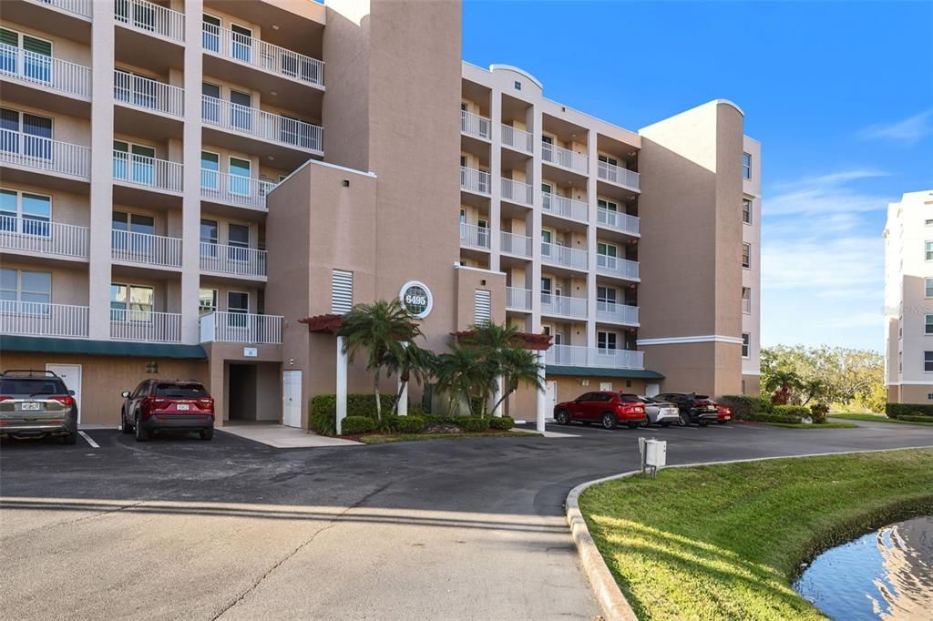 合同活跃: $443,500 (3 贝兹, 2 浴室, 1801 平方英尺)