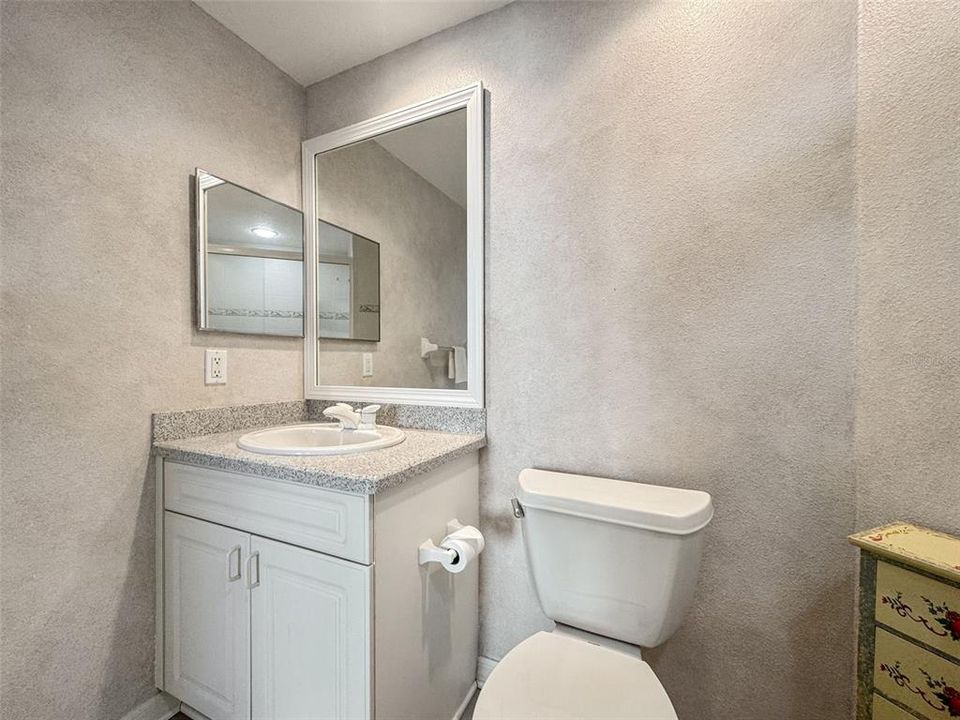 合同活跃: $443,500 (3 贝兹, 2 浴室, 1801 平方英尺)