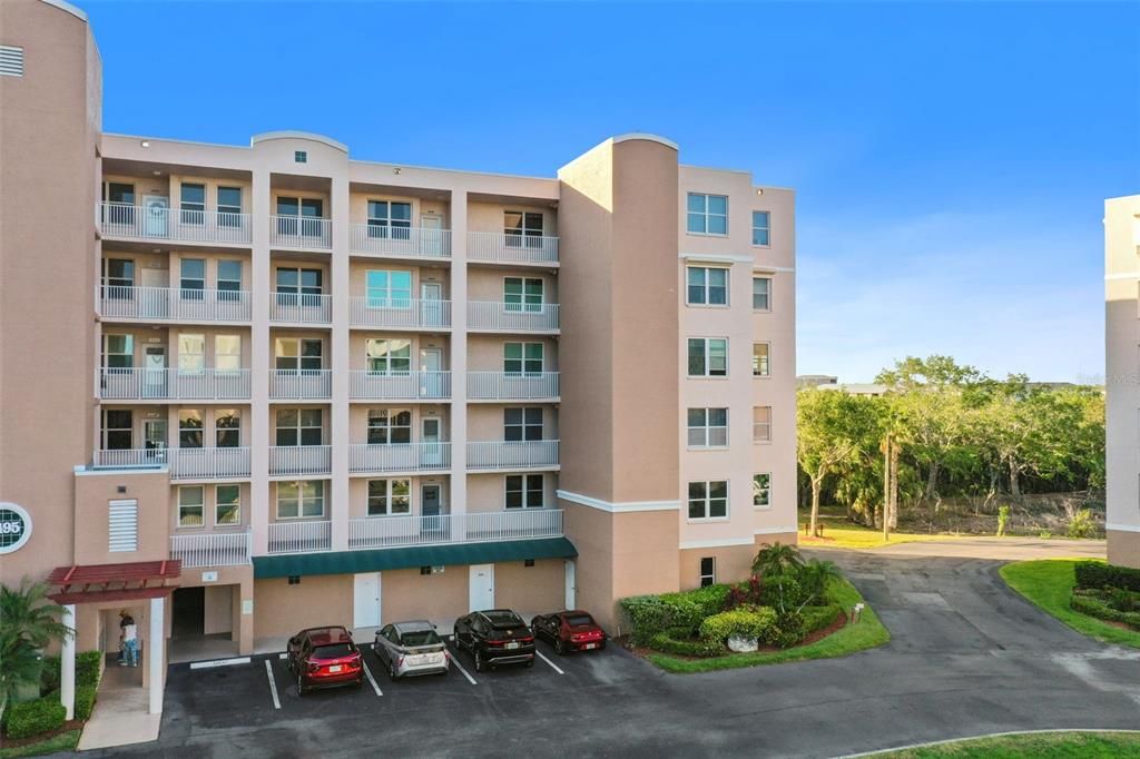 合同活跃: $443,500 (3 贝兹, 2 浴室, 1801 平方英尺)