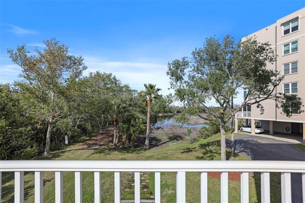 合同活跃: $443,500 (3 贝兹, 2 浴室, 1801 平方英尺)