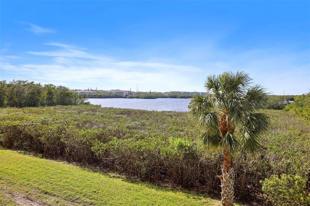 合同活跃: $443,500 (3 贝兹, 2 浴室, 1801 平方英尺)