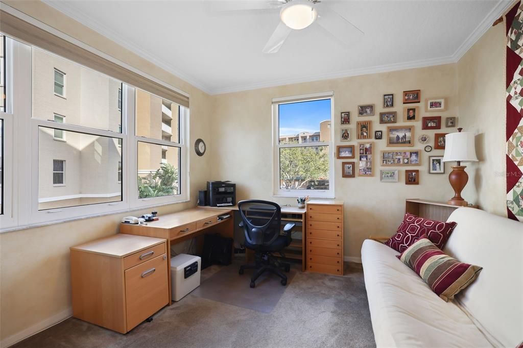 合同活跃: $443,500 (3 贝兹, 2 浴室, 1801 平方英尺)