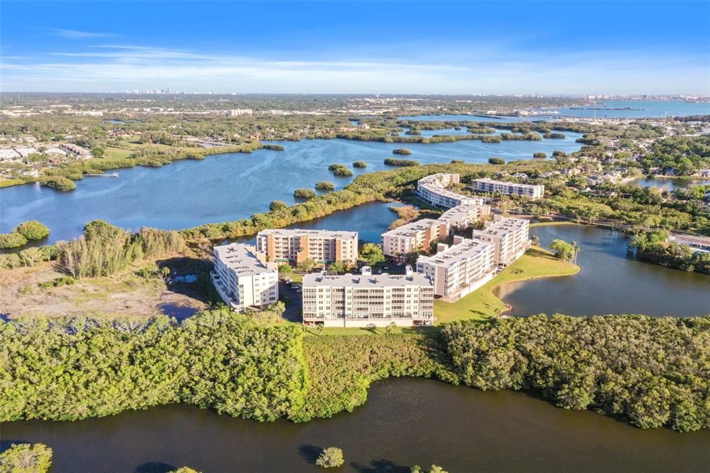 合同活跃: $443,500 (3 贝兹, 2 浴室, 1801 平方英尺)