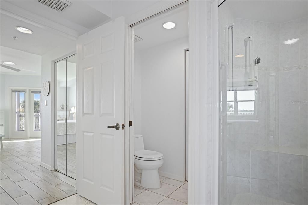 合同活跃: $443,500 (3 贝兹, 2 浴室, 1801 平方英尺)