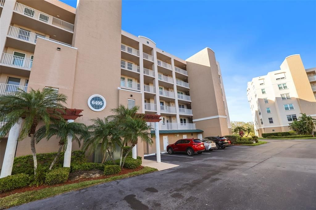 合同活跃: $443,500 (3 贝兹, 2 浴室, 1801 平方英尺)