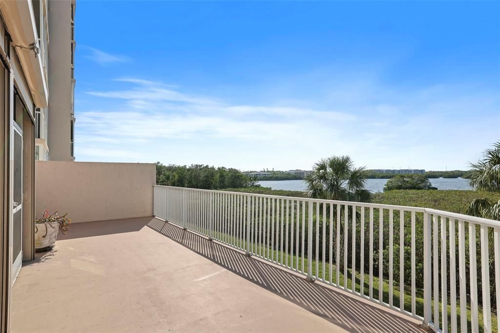 合同活跃: $443,500 (3 贝兹, 2 浴室, 1801 平方英尺)