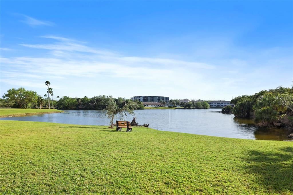 合同活跃: $443,500 (3 贝兹, 2 浴室, 1801 平方英尺)