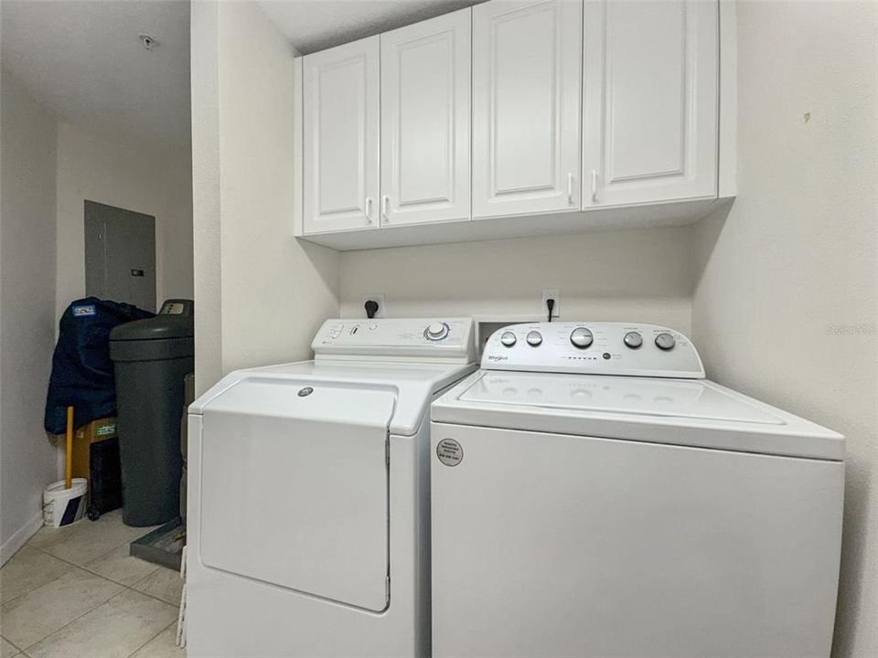 合同活跃: $443,500 (3 贝兹, 2 浴室, 1801 平方英尺)