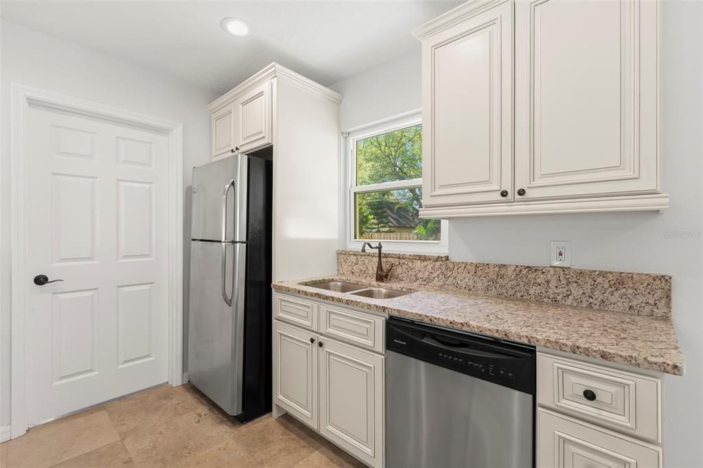 For Sale: $424,900 (3 beds, 2 baths, 1471 Square Feet)