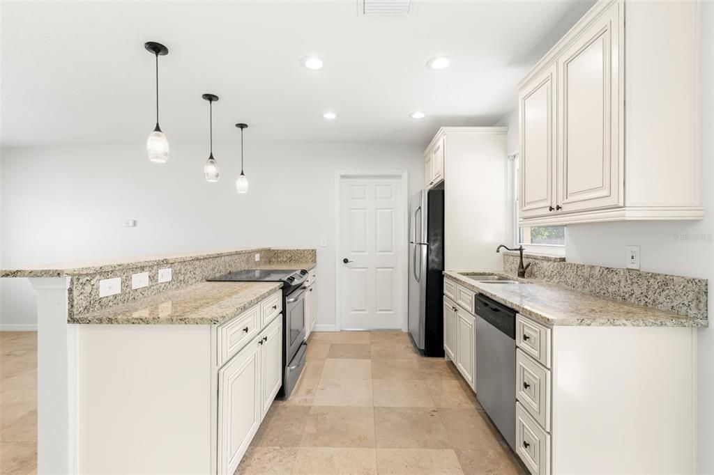 For Sale: $424,900 (3 beds, 2 baths, 1471 Square Feet)