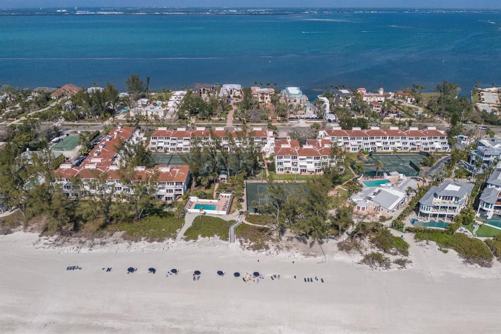 Недавно продано: $649,900 (2 спален, 2 ванн, 1624 Квадратных фут)