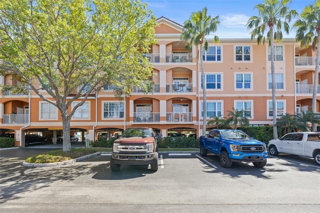 For Sale: $349,999 (2 beds, 2 baths, 968 Square Feet)