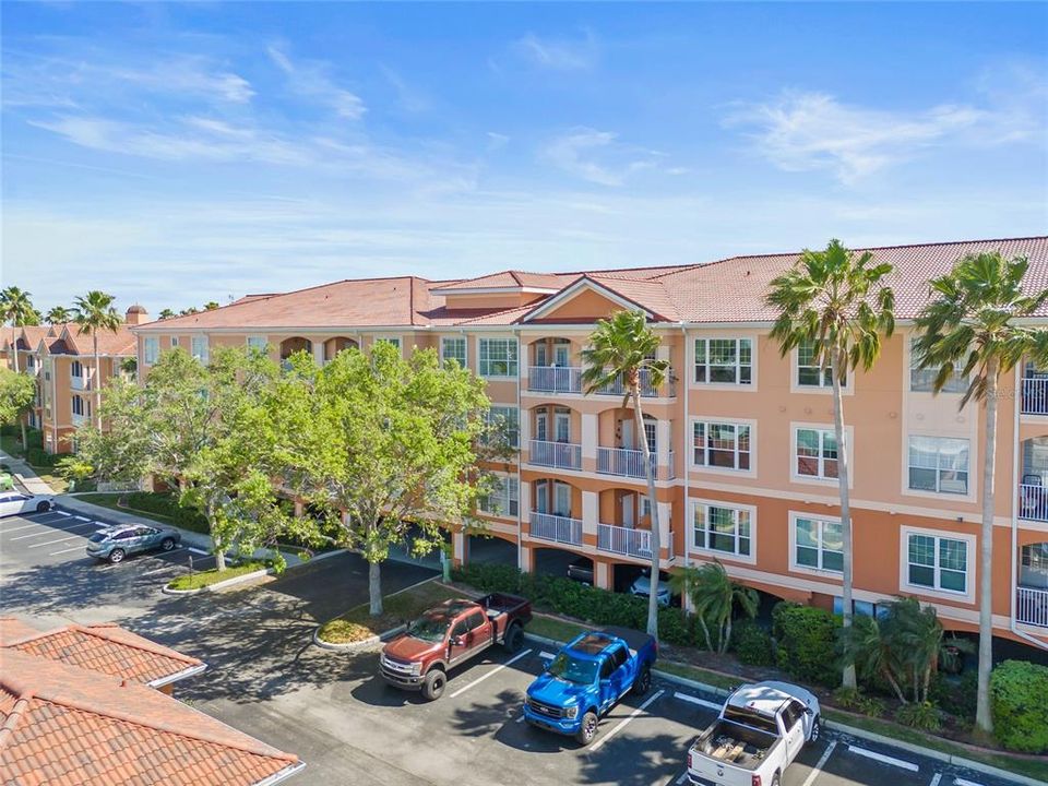 For Sale: $349,999 (2 beds, 2 baths, 968 Square Feet)