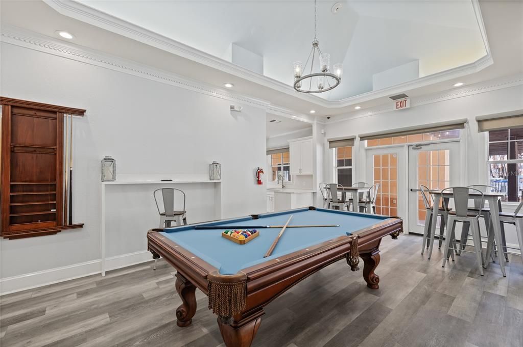 For Sale: $349,999 (2 beds, 2 baths, 968 Square Feet)