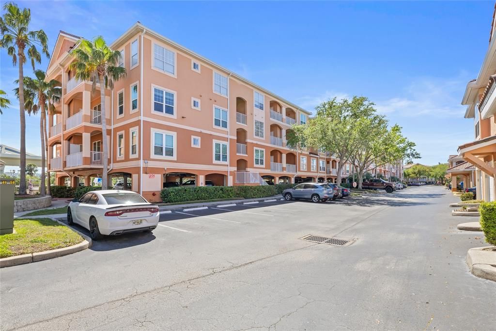 For Sale: $349,999 (2 beds, 2 baths, 968 Square Feet)