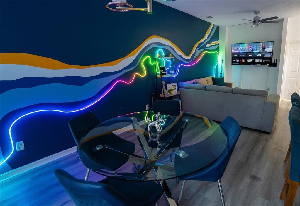 Activo con contrato: $327,000 (4 camas, 3 baños, 1642 Pies cuadrados)