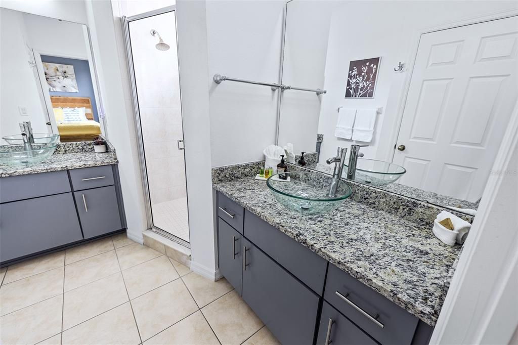 Activo con contrato: $327,000 (4 camas, 3 baños, 1642 Pies cuadrados)