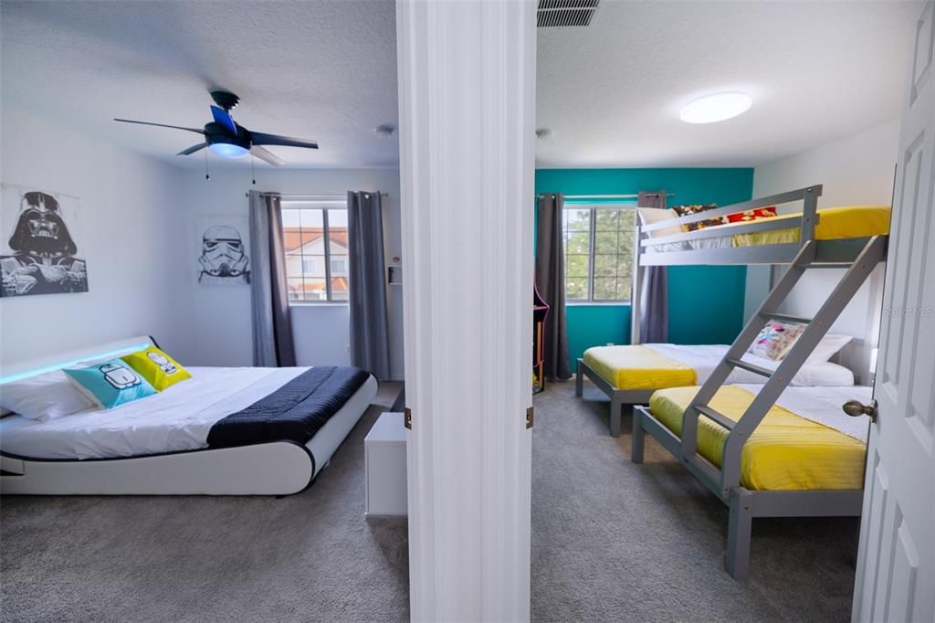 Activo con contrato: $327,000 (4 camas, 3 baños, 1642 Pies cuadrados)