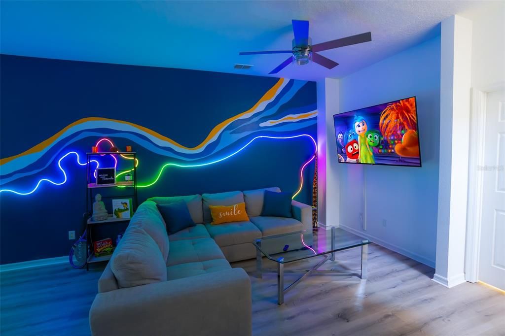 Activo con contrato: $327,000 (4 camas, 3 baños, 1642 Pies cuadrados)