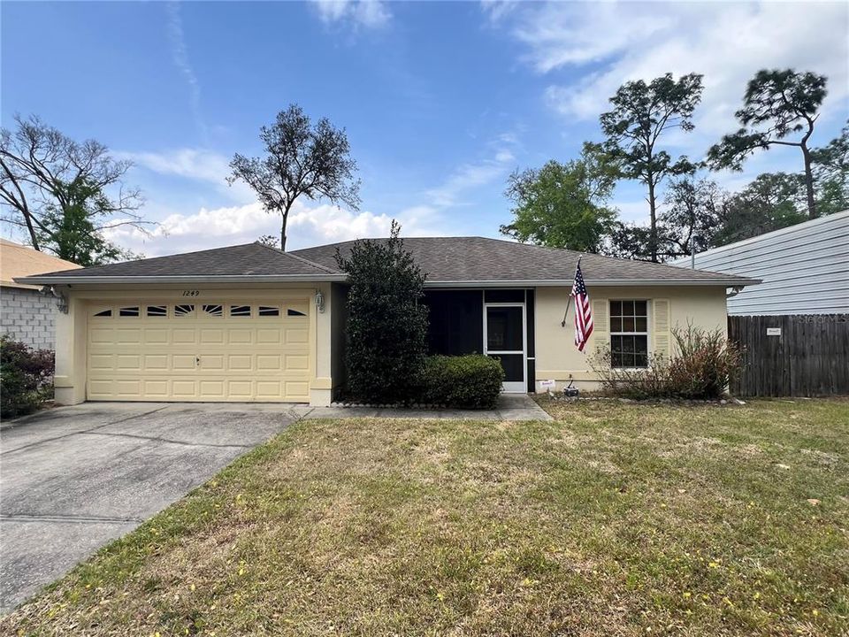 Recently Rented: $2,200 (3 beds, 2 baths, 1346 Square Feet)