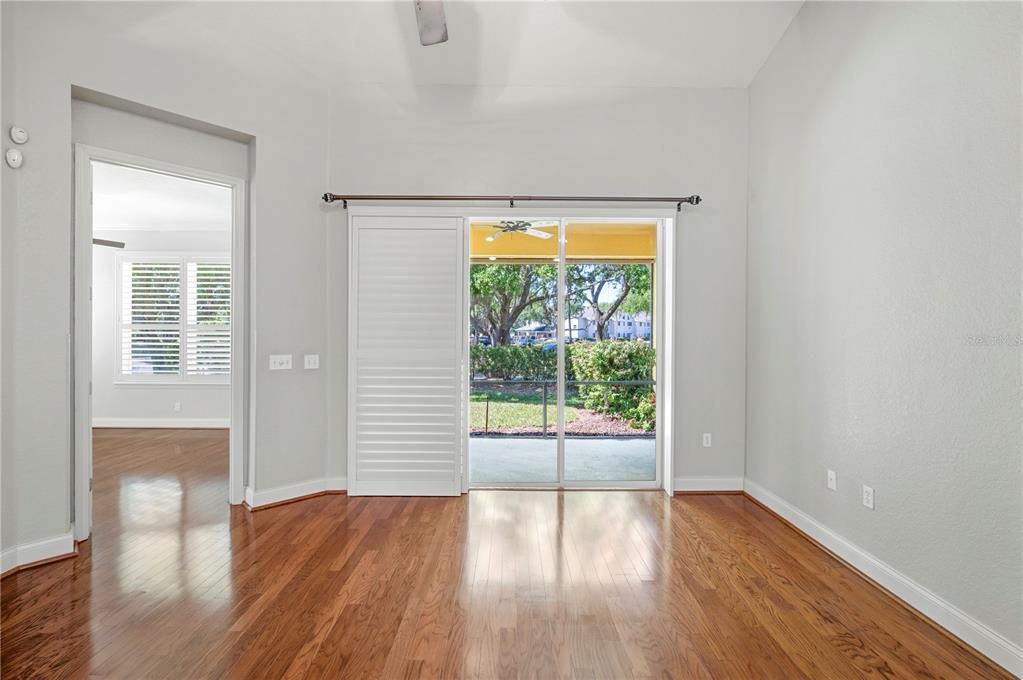 合同活跃: $320,000 (3 贝兹, 2 浴室, 1480 平方英尺)