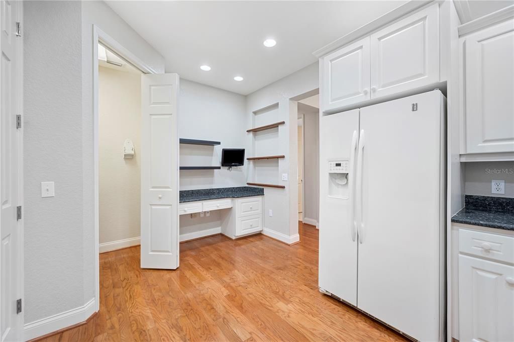 合同活跃: $320,000 (3 贝兹, 2 浴室, 1480 平方英尺)