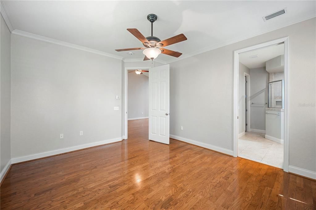 合同活跃: $320,000 (3 贝兹, 2 浴室, 1480 平方英尺)