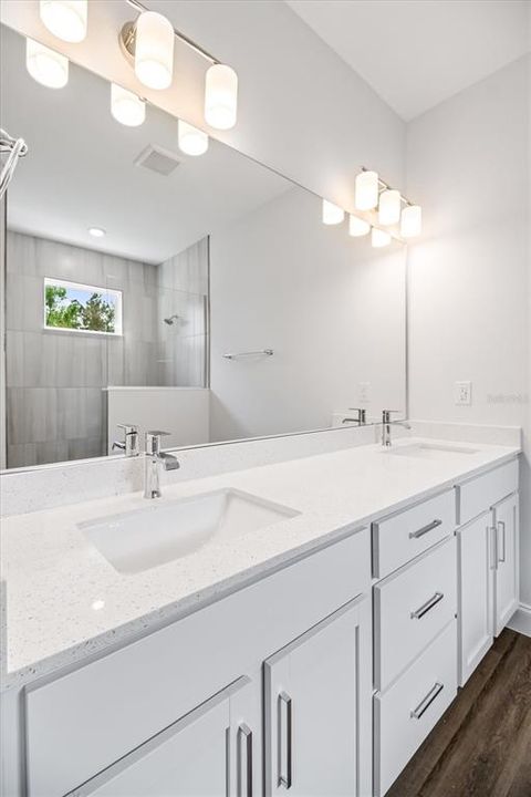 En Venta: $339,400 (3 camas, 2 baños, 1555 Pies cuadrados)