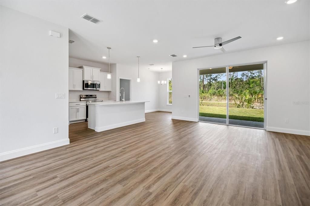 En Venta: $339,400 (3 camas, 2 baños, 1555 Pies cuadrados)