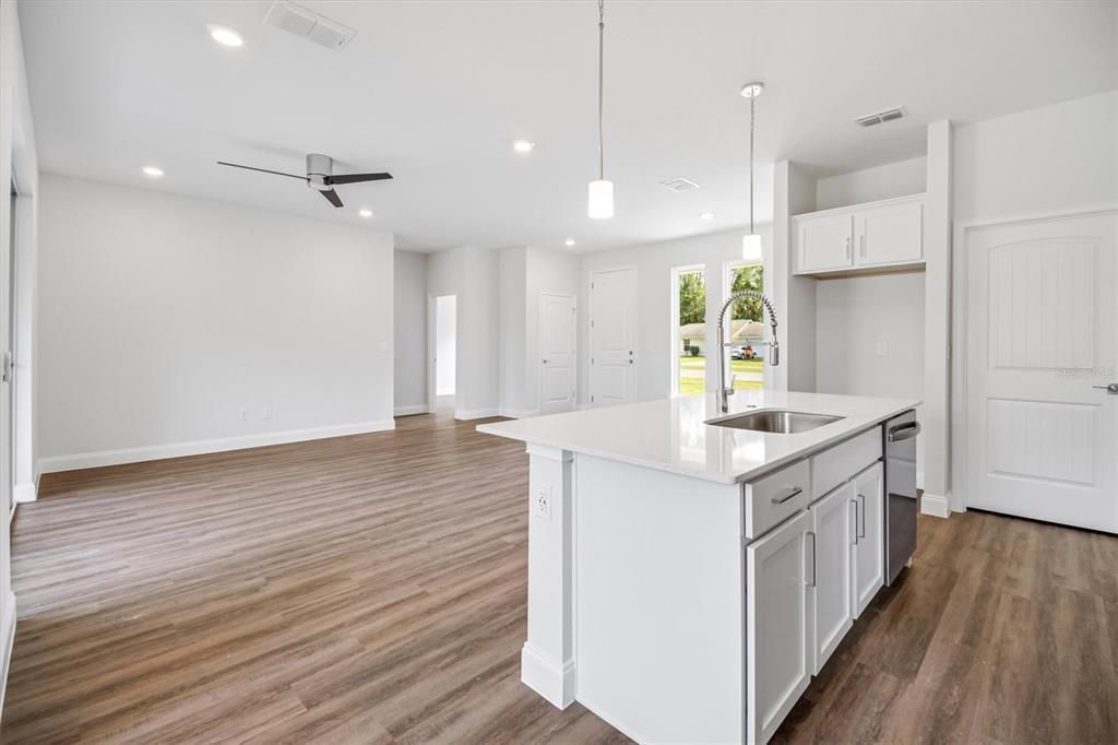 En Venta: $339,400 (3 camas, 2 baños, 1555 Pies cuadrados)