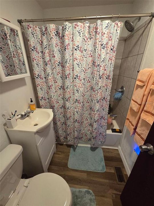 En Venta: $235,000 (3 camas, 2 baños, 1256 Pies cuadrados)