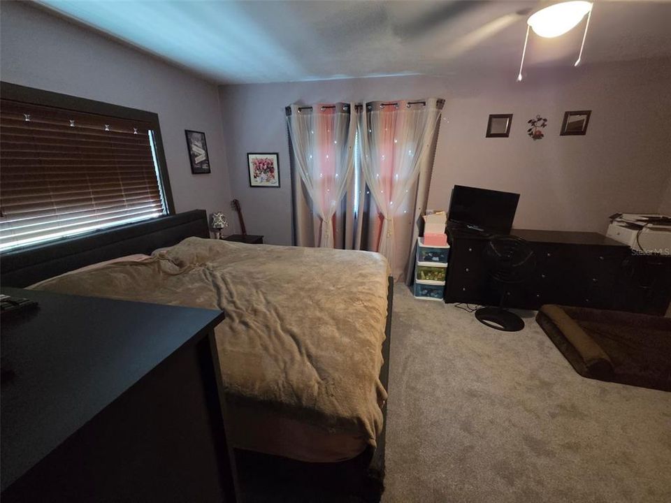 En Venta: $235,000 (3 camas, 2 baños, 1256 Pies cuadrados)