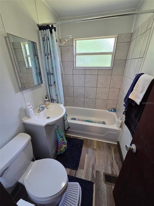 En Venta: $235,000 (3 camas, 2 baños, 1256 Pies cuadrados)