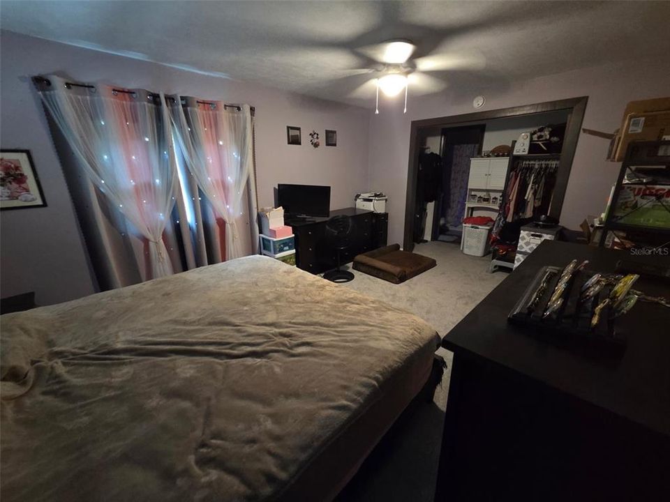 En Venta: $235,000 (3 camas, 2 baños, 1256 Pies cuadrados)