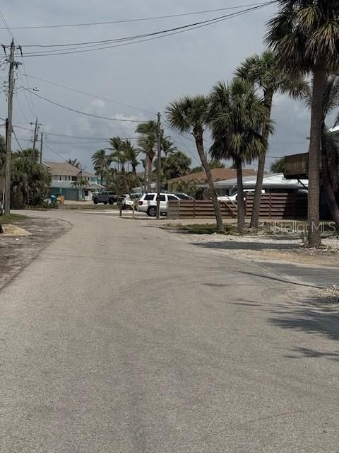 合同活跃: $750,000 (0.16 acres)