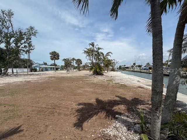 合同活跃: $750,000 (0.16 acres)