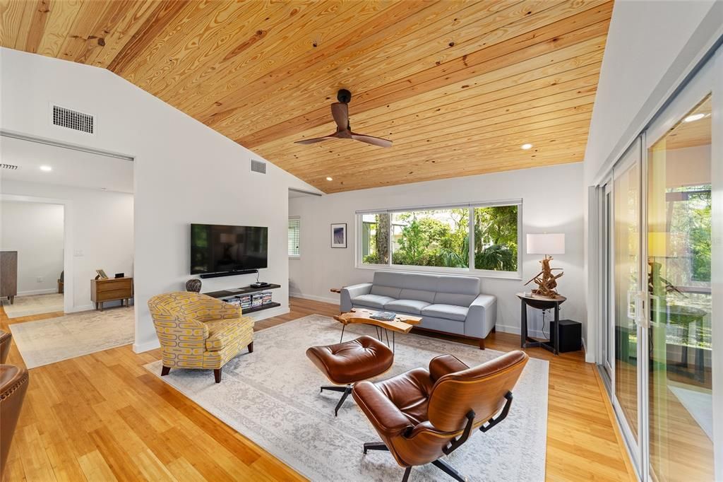 En Venta: $899,000 (2 camas, 1 baños, 1006 Pies cuadrados)